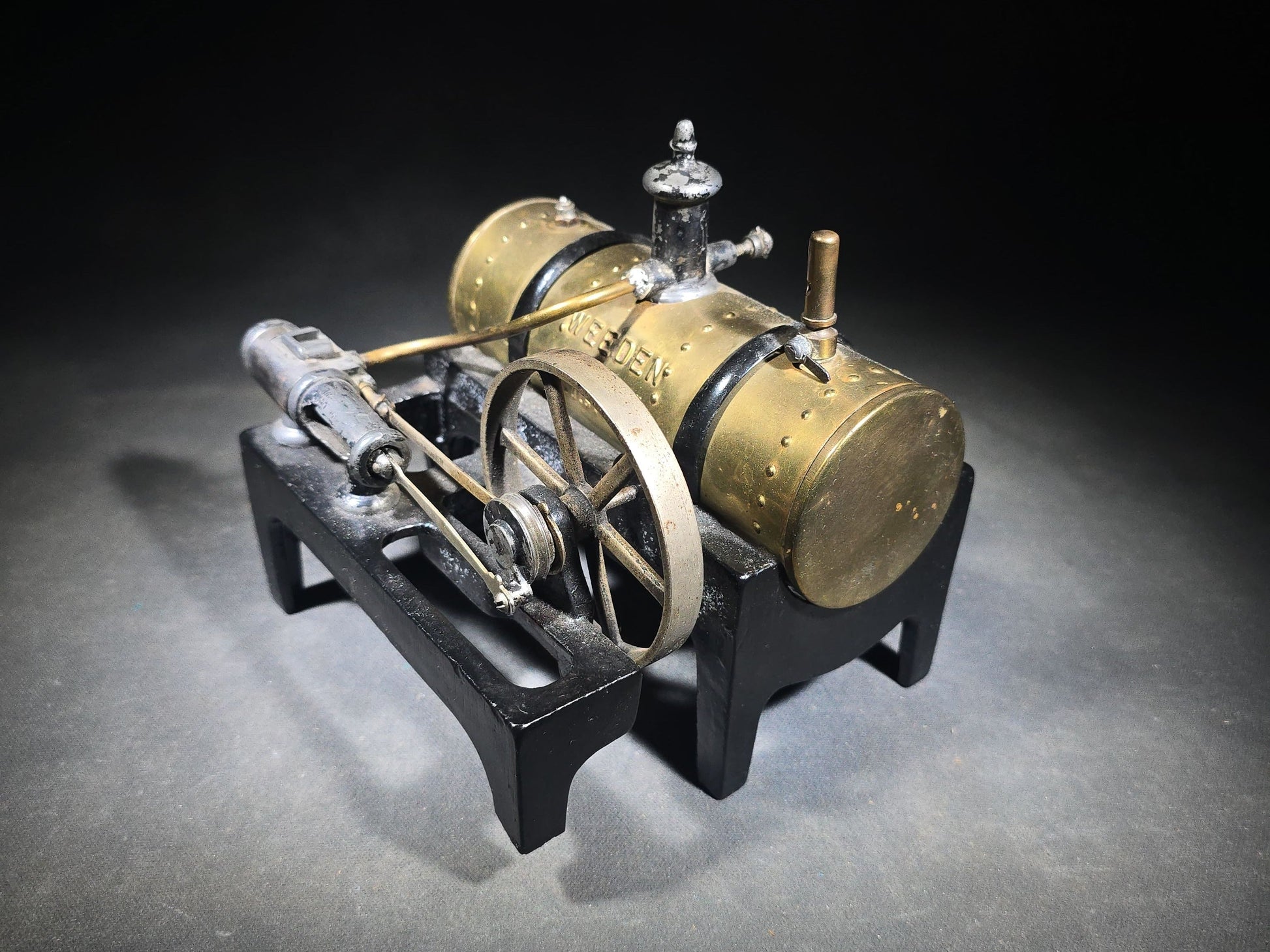 Antique Weeden Toy Steam Engine with Brass Boiler and Flywheel, Manufactured by Weeden Manufacturing Co., Note Broken Leg