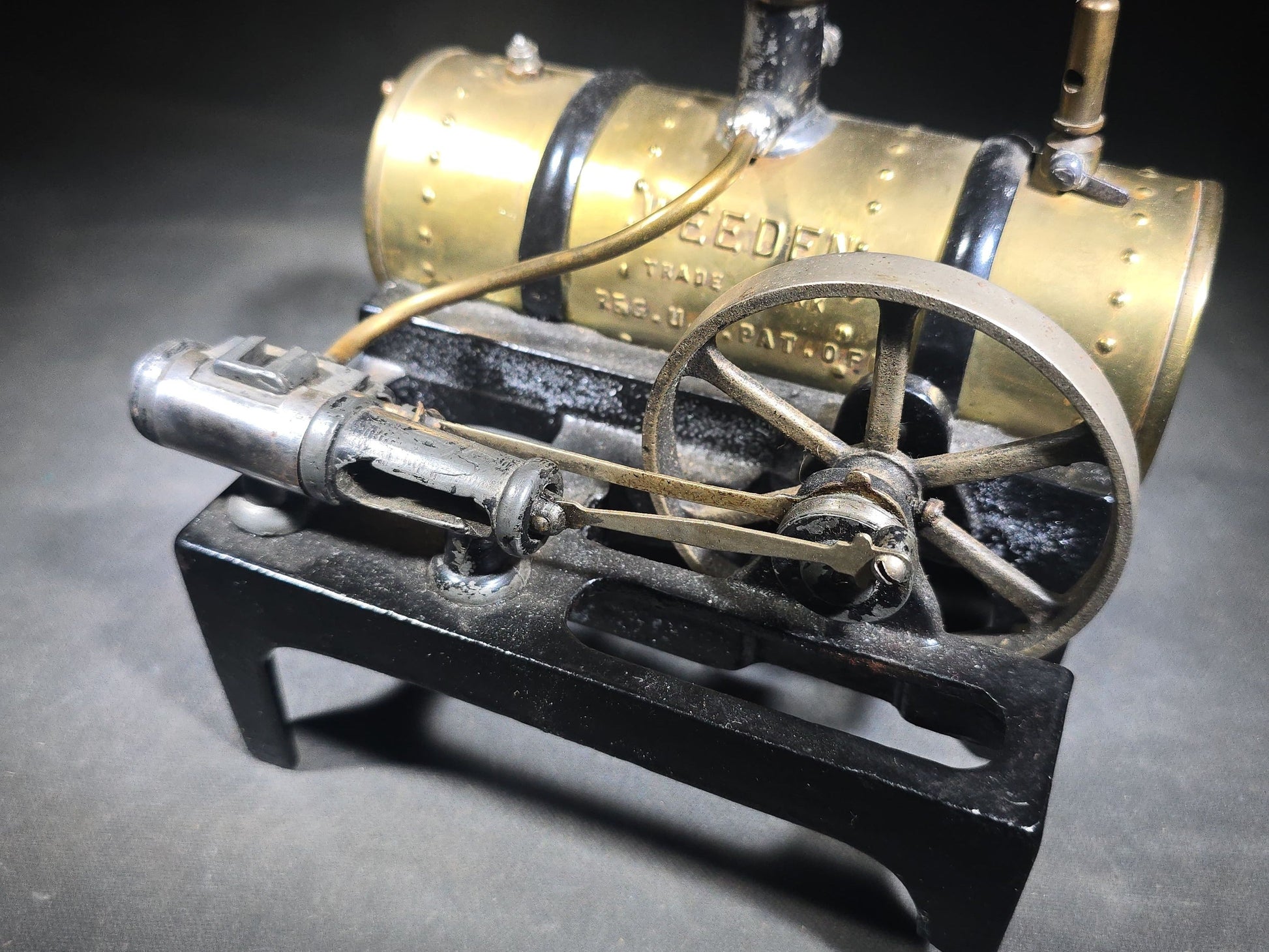 Antique Weeden Toy Steam Engine with Brass Boiler and Flywheel, Manufactured by Weeden Manufacturing Co., Note Broken Leg