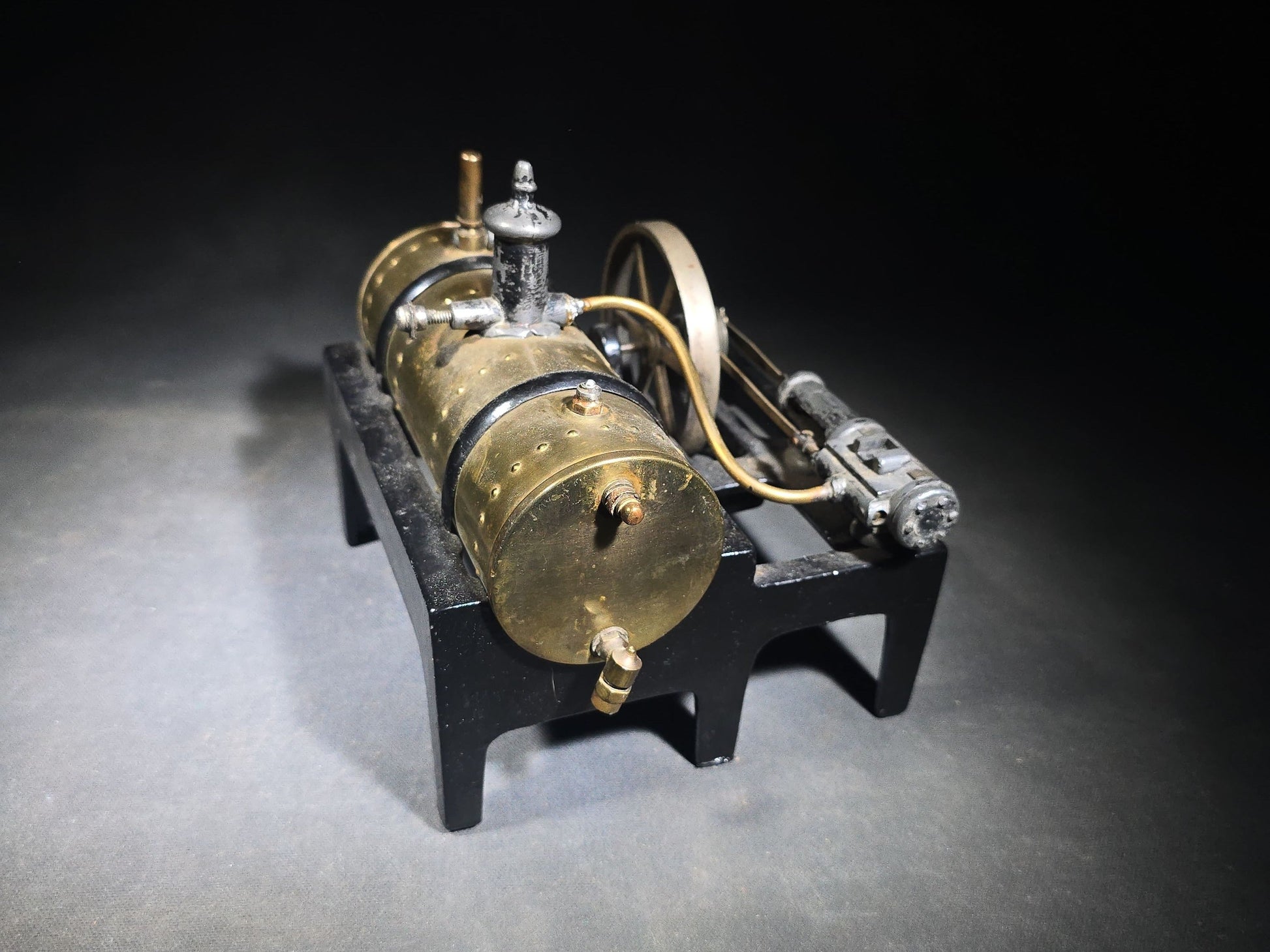 Antique Weeden Toy Steam Engine with Brass Boiler and Flywheel, Manufactured by Weeden Manufacturing Co., Note Broken Leg