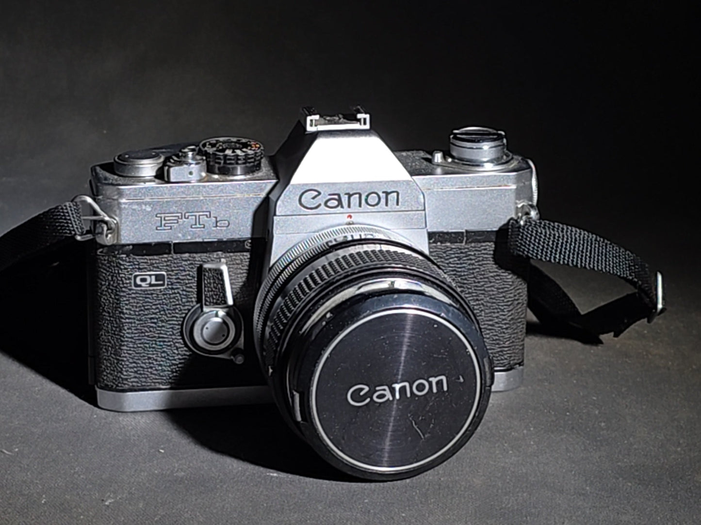 Vintage Canon FTb QL 35mm S.L.R. Camera with Canon FD 50mm f/1.4 Lens