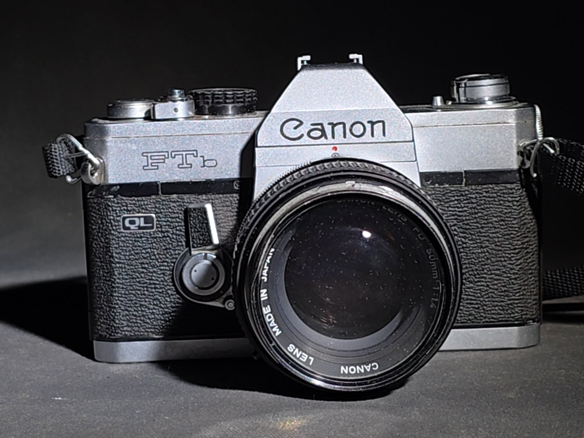 Vintage Canon FTb QL 35mm S.L.R. Camera with Canon FD 50mm f/1.4 Lens
