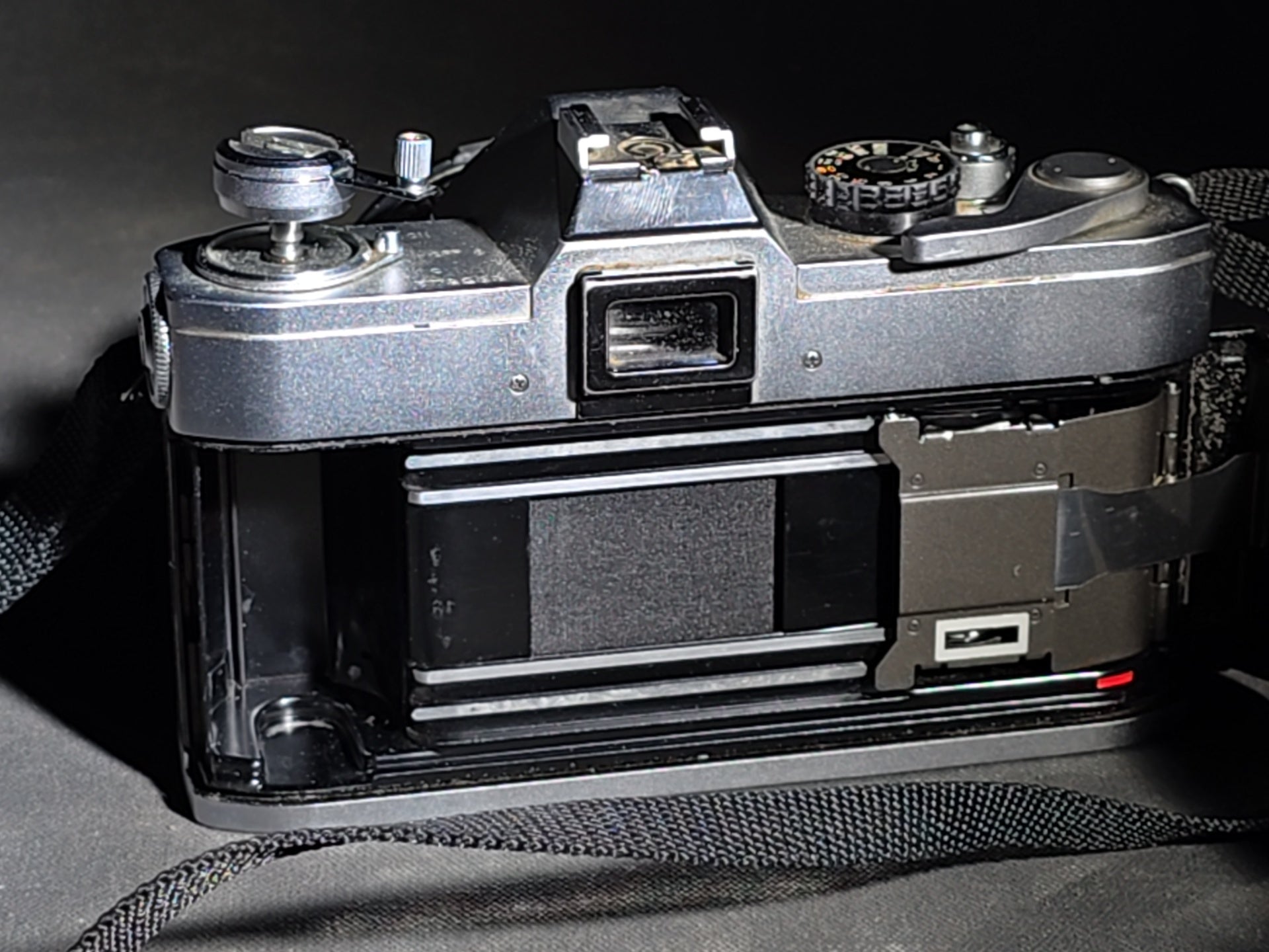 Vintage Canon FTb QL 35mm S.L.R. Camera with Canon FD 50mm f/1.4 Lens