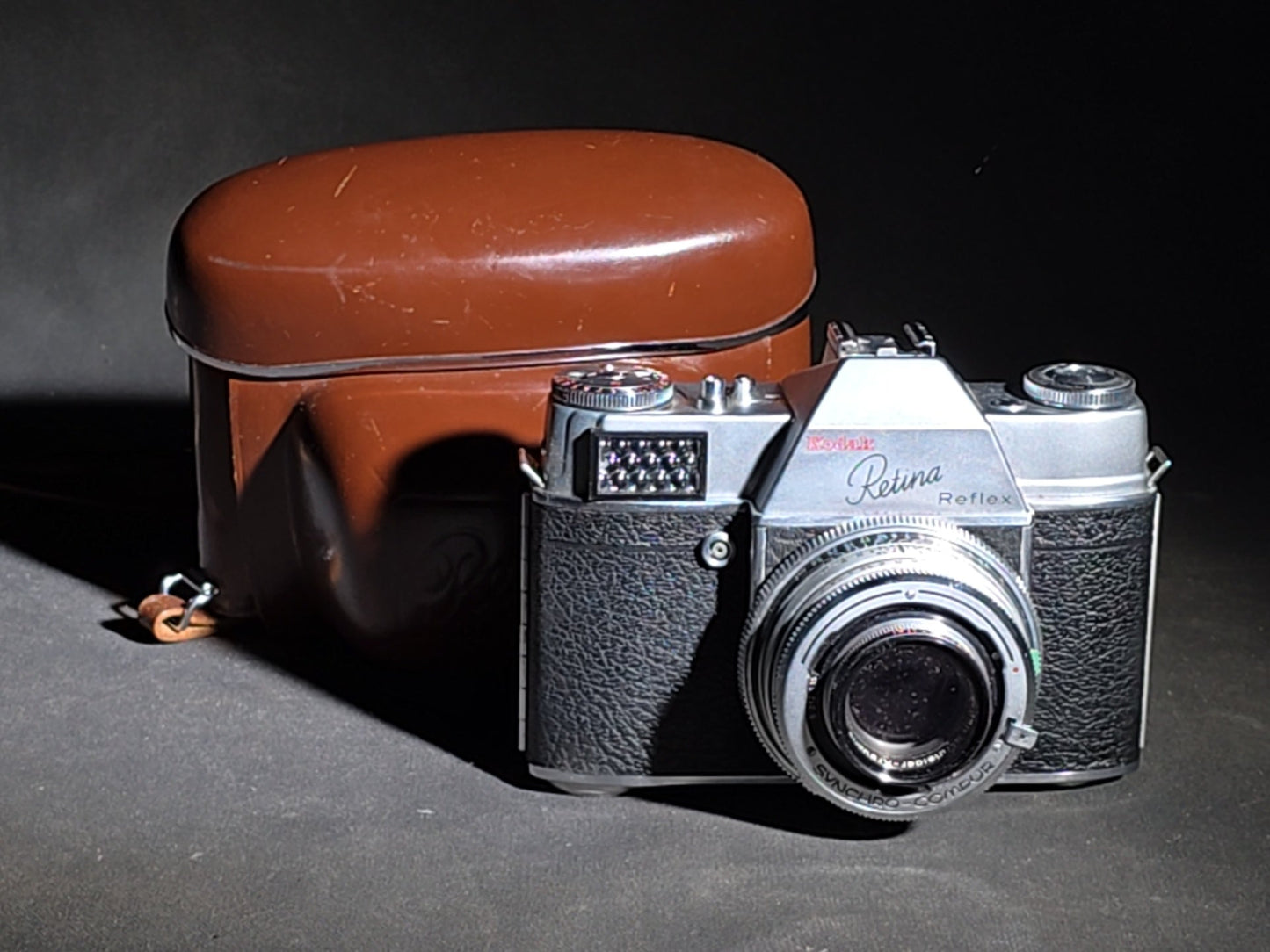 Vintage Kodak Retina Reflex 35mm S.L.R. Camera with Schneider-Kreuznach Retina-Xenon C f:2.0/50mm Lens and Leather Case