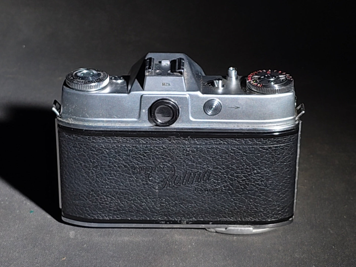 Vintage Kodak Retina Reflex 35mm S.L.R. Camera with Schneider-Kreuznach Retina-Xenon C f:2.0/50mm Lens and Leather Case