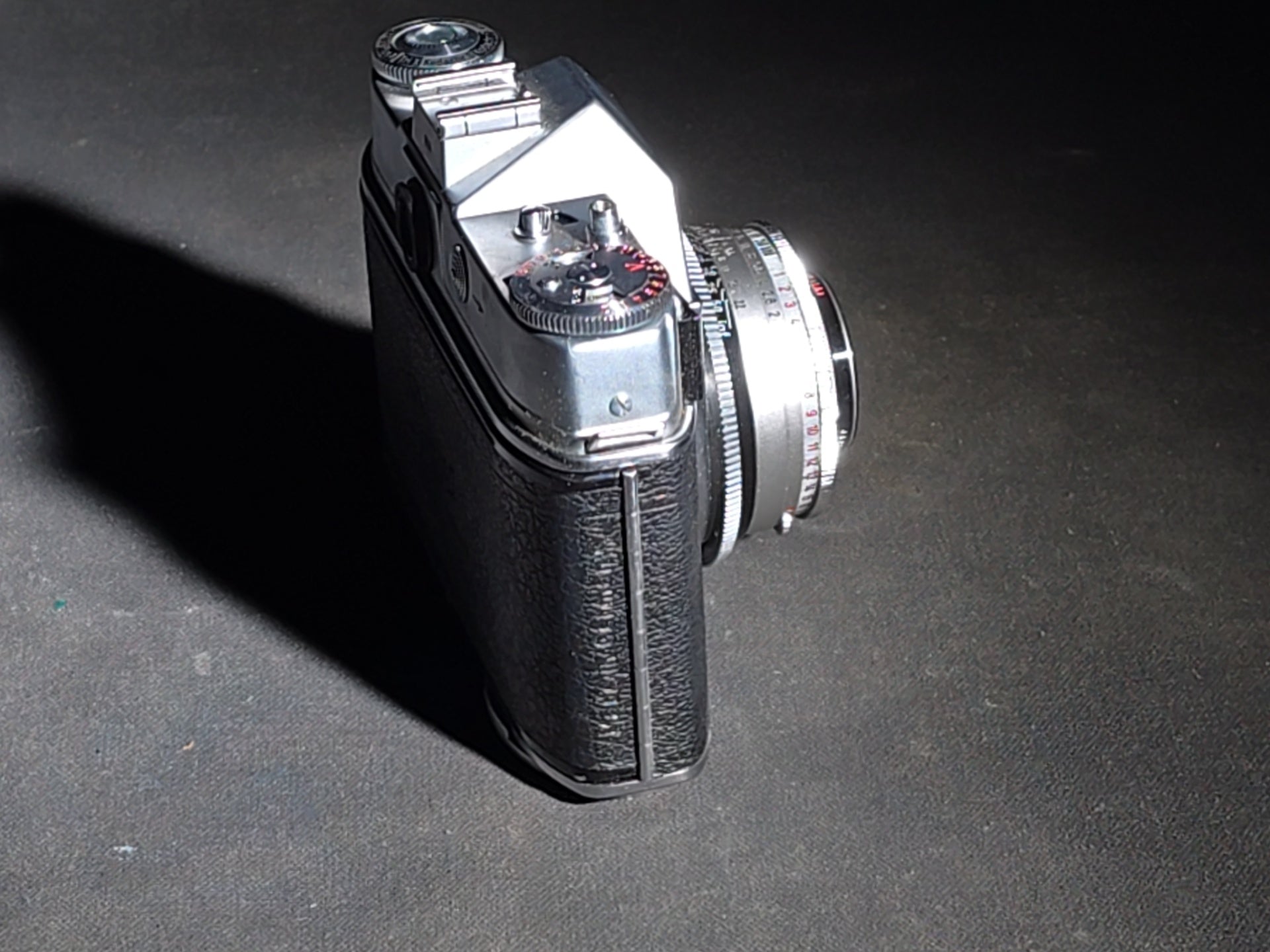 Vintage Kodak Retina Reflex 35mm S.L.R. Camera with Schneider-Kreuznach Retina-Xenon C f:2.0/50mm Lens and Leather Case