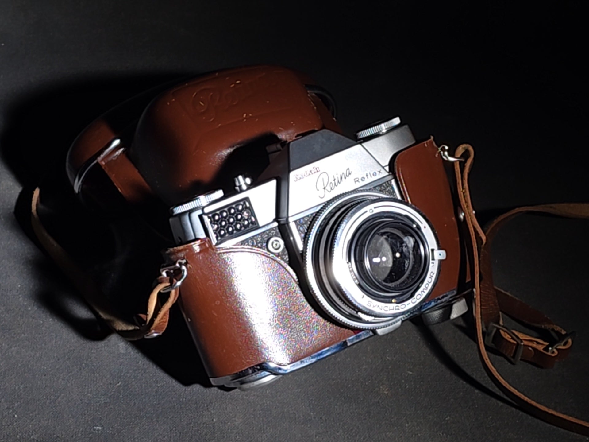 Vintage Kodak Retina Reflex 35mm S.L.R. Camera with Schneider-Kreuznach Retina-Xenon C f:2.0/50mm Lens and Leather Case