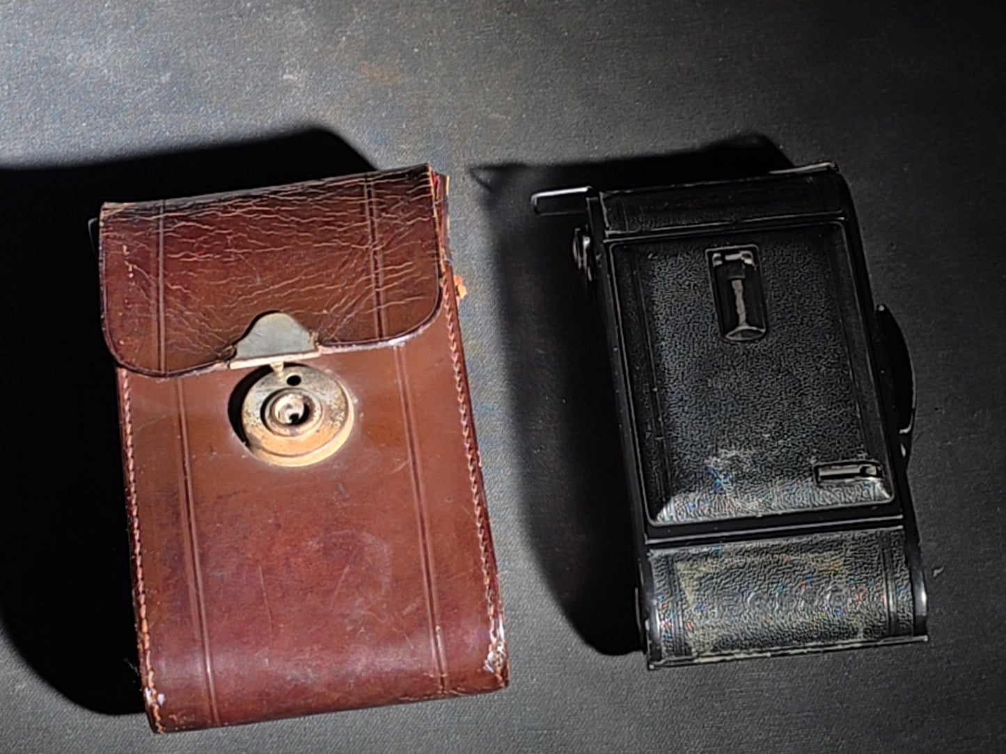 Vintage Voigtlander Bessa Folding Camera with Vaskar 1:4.5/105 Lens, Compur-Rapid Shutter, and Leather Case