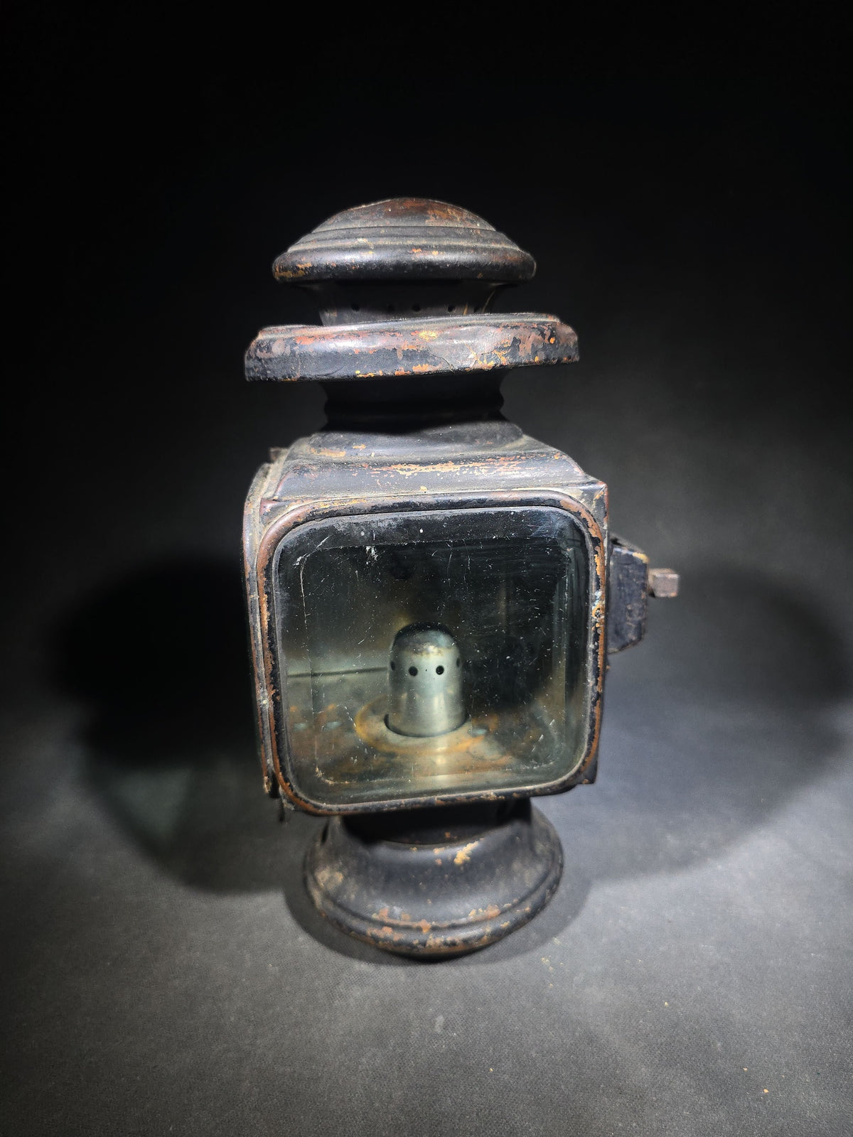Antique Carriage Lamp Model 104, Manufactured by Atwood Castle Co., Amesbury, Massachusetts, U.S.A.