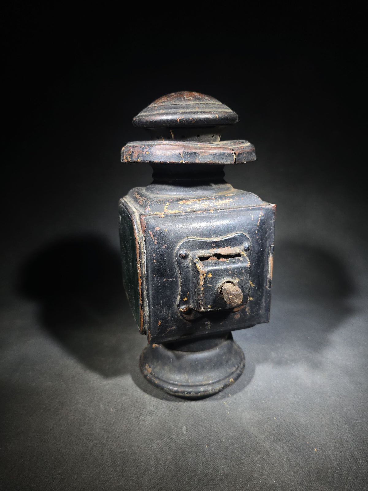 Antique Carriage Lamp Model 104, Manufactured by Atwood Castle Co., Amesbury, Massachusetts, U.S.A.
