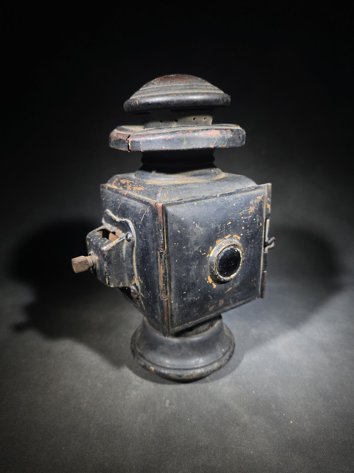 Antique Carriage Lamp Model 104, Manufactured by Atwood Castle Co., Amesbury, Massachusetts, U.S.A.