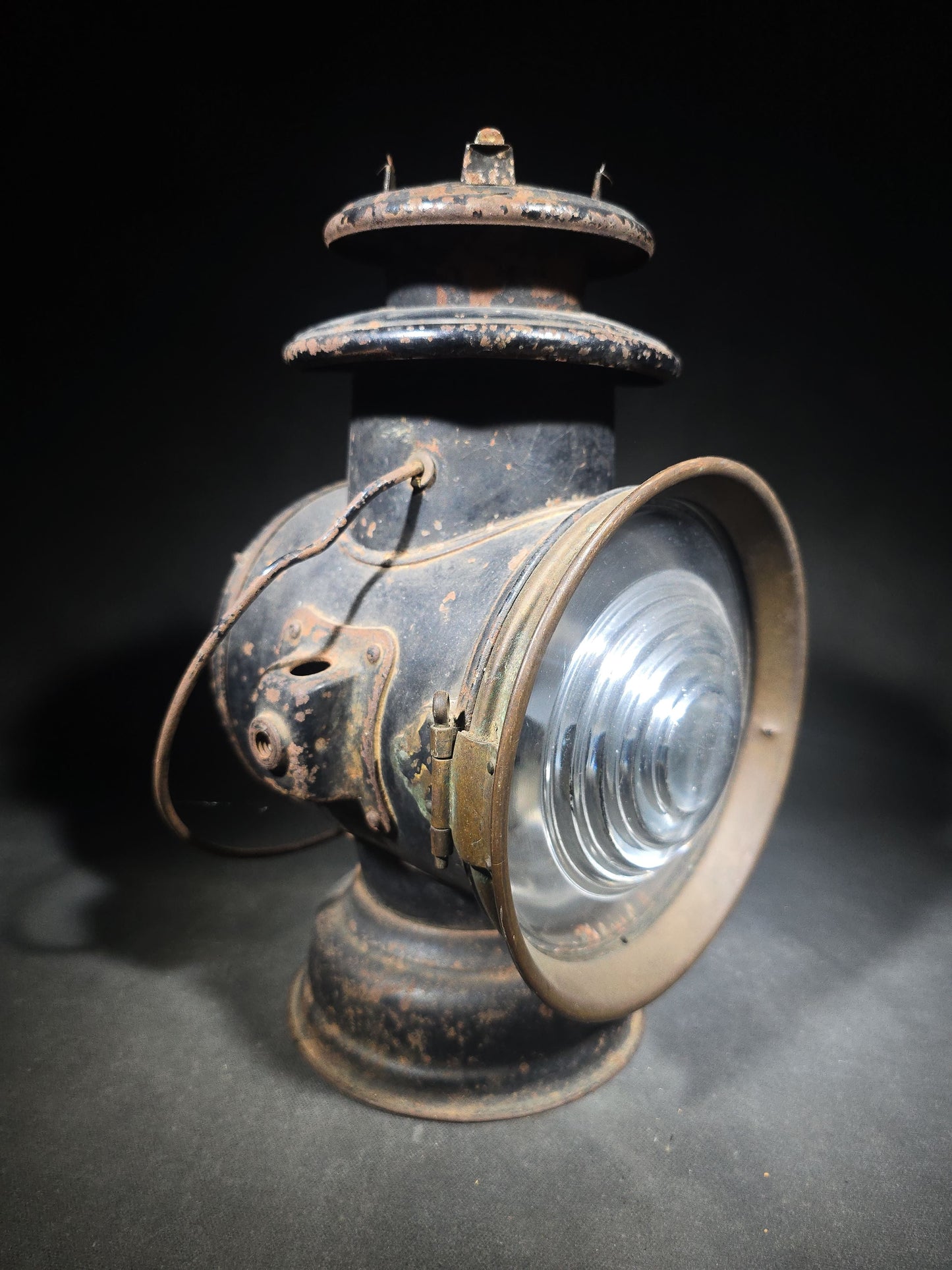 Antique Dietz Union Driving Lamp Oil-Burning Carriage Lantern with Bullseye Lens and Red Rear Glass, Manufactured by R.E. Dietz, New York