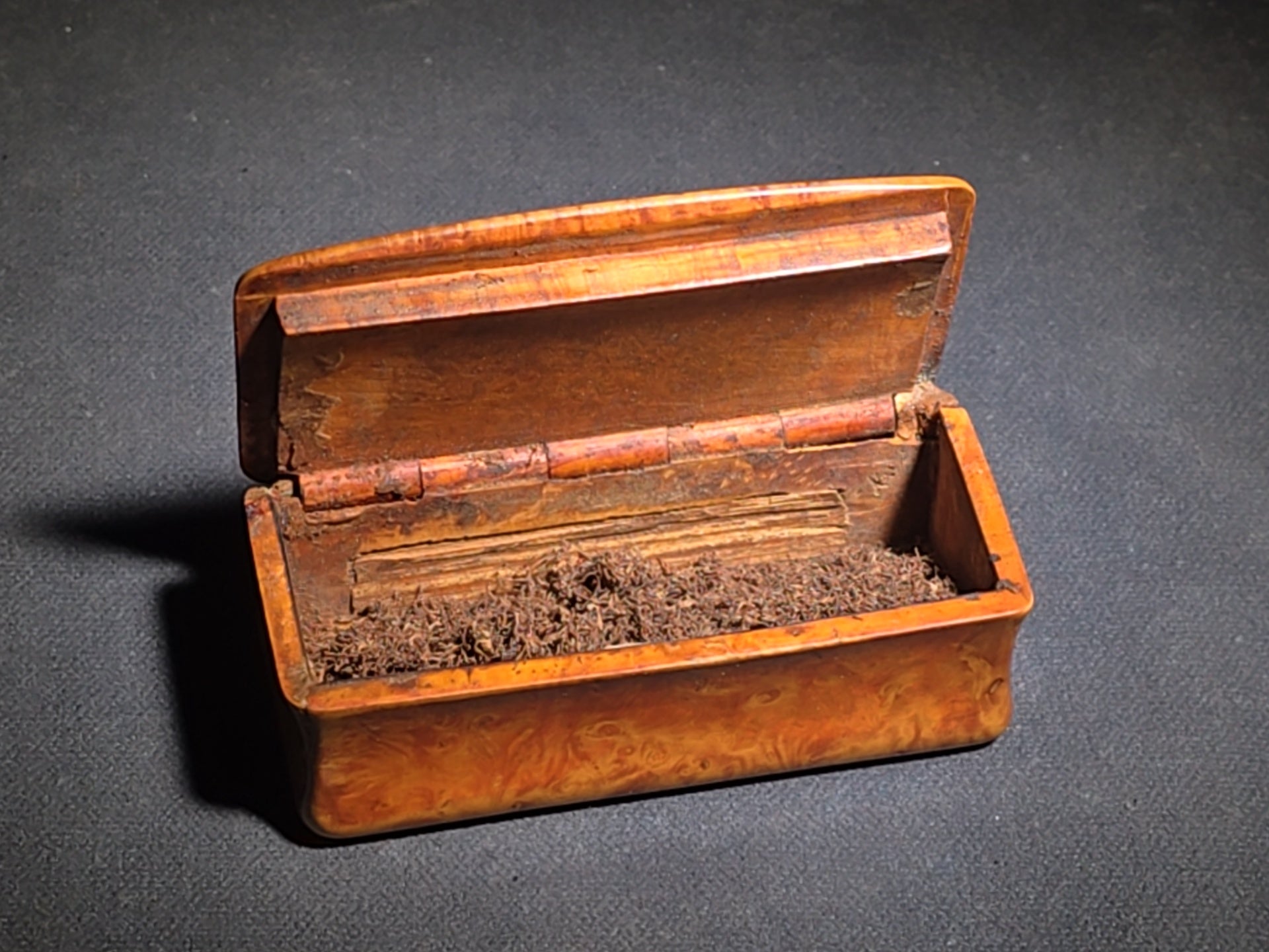 Antique Burlwood Snuff Box with Hinged Lid