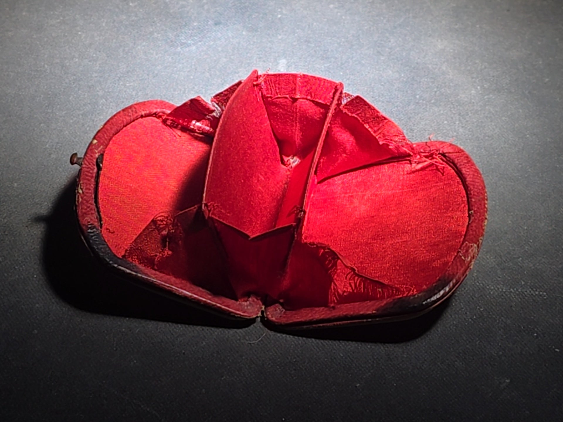 Antique Mother-of-Pearl Coin Purse with Engraved Silver Cartouche, Red Fabric Interior, and Push-Button Clasp