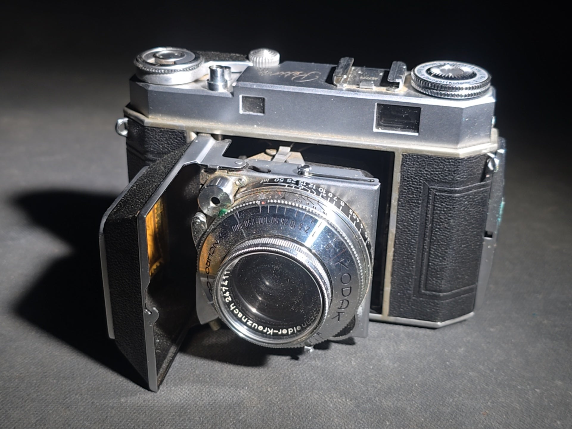 Vintage Kodak Retina 35mm Folding Camera with Schneider-Kreuznach Retina-Xenon f:2/50mm Lens in Synchro-Compur Shutter and Leather Case, Made in Germany
