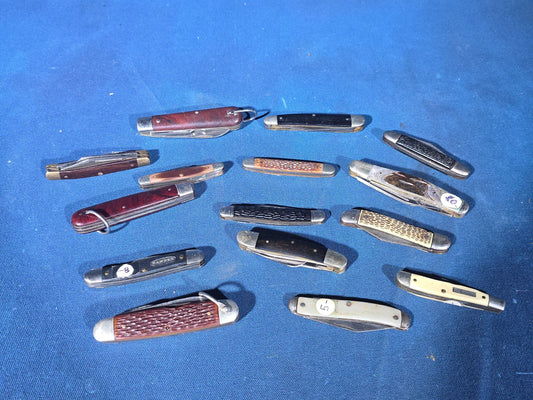 Grouping of 15 Vintage Folding Pocket Knives in Assorted Styles and Sizes