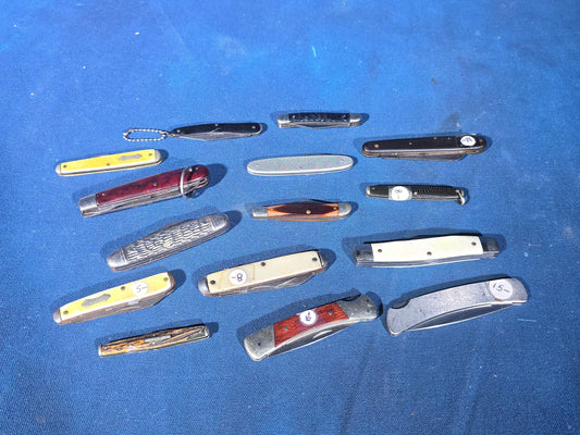 Grouping of 15 Vintage Folding Pocket Knives in Assorted Styles and Handle Materials
