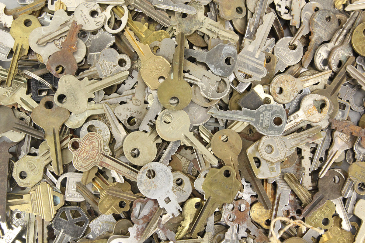 Assorted Vintage Flat Keys – Granite Union Auction Company