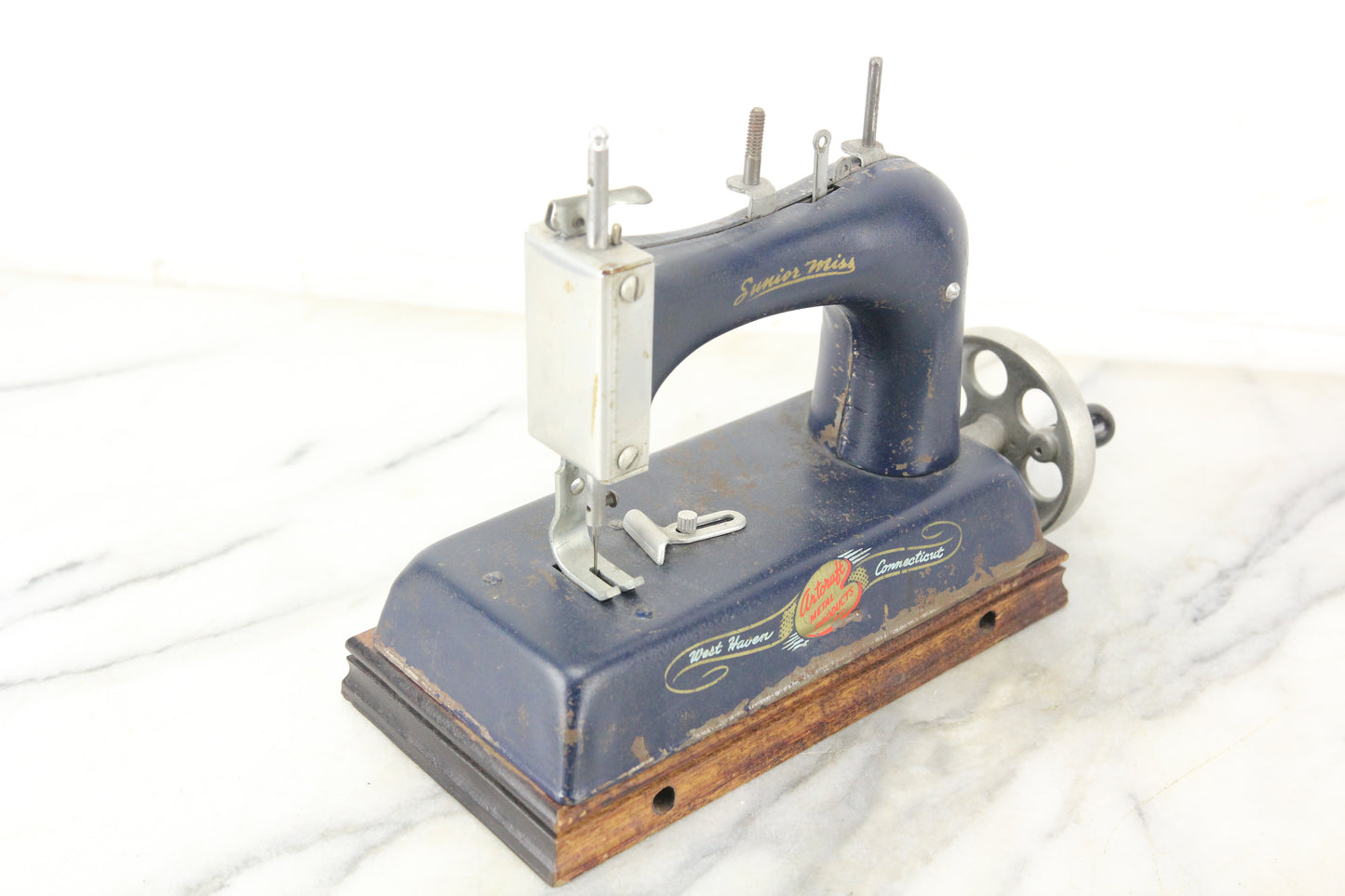 Artcraft Metal Products Junior Miss 1940s Handcrank Toy Sewing Machine