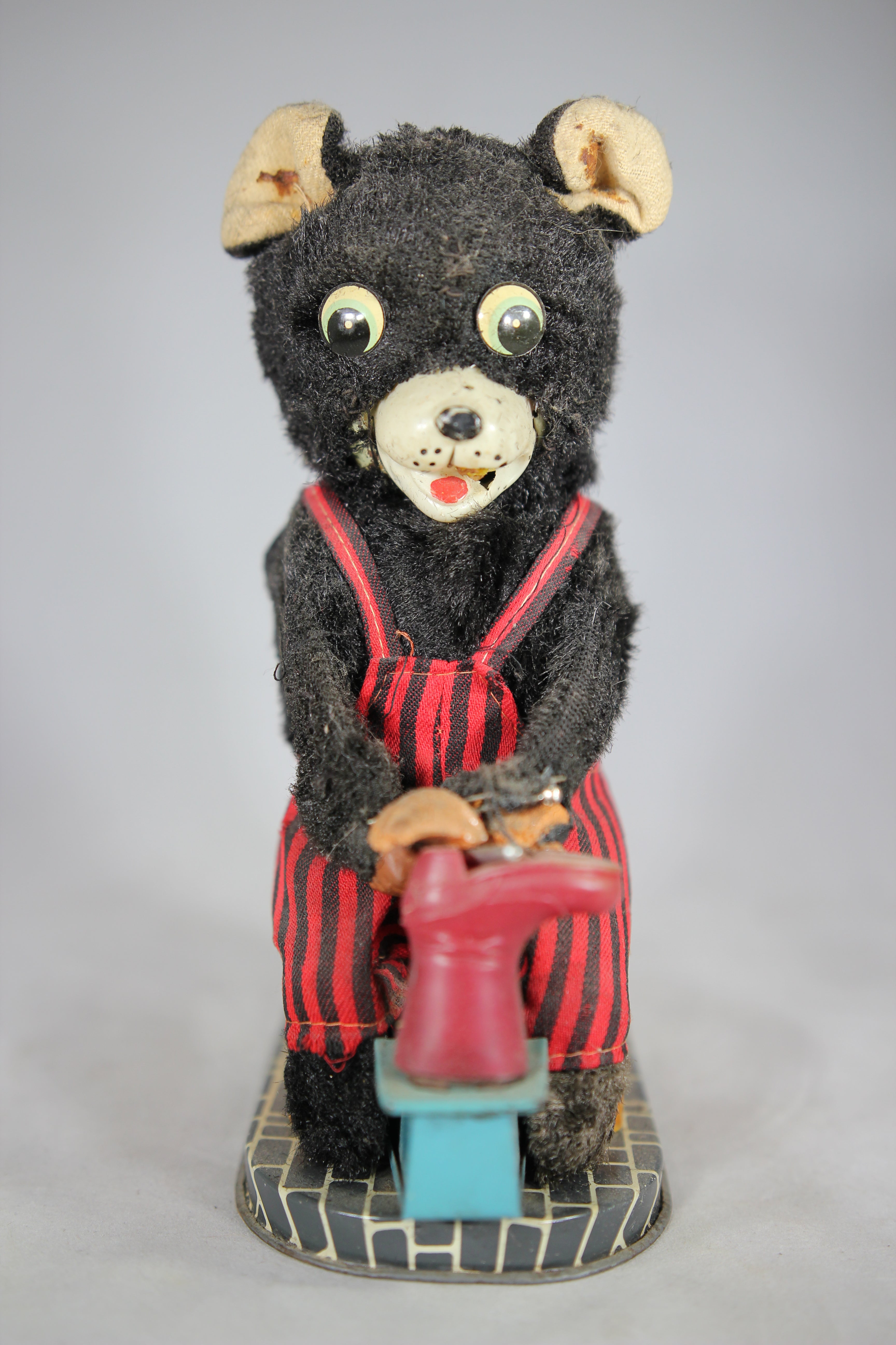 Shoe Making Bear Battery Operated Mechanical Toy – Granite Union ...