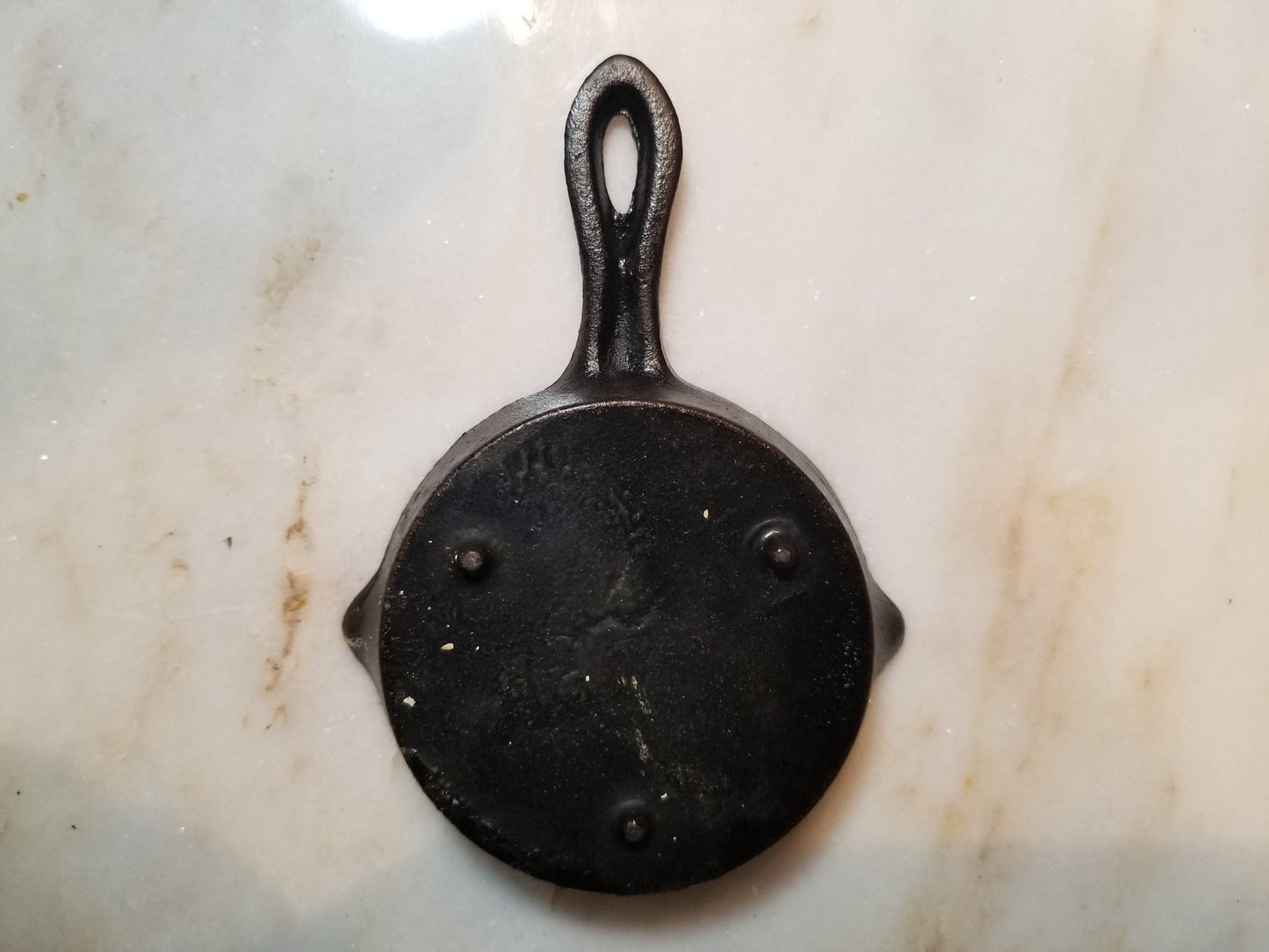 Cast Iron Skillet Ashtray with Native American Maiden, A Souvenir of Yakima, Washington