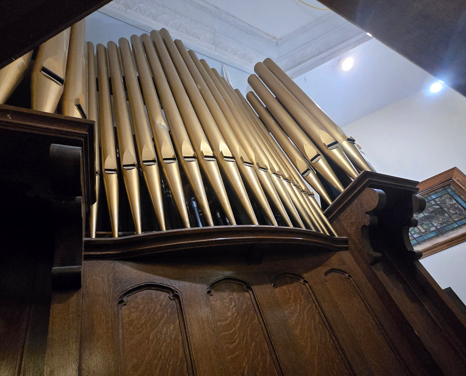 The organ pipes in the lodge room